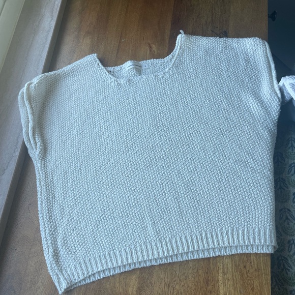 Coastal girl tops bundle - Picture 10 of 11